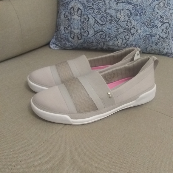 Ryka Olivera slip-on flats silver cloud NWT - Picture 2 of 8